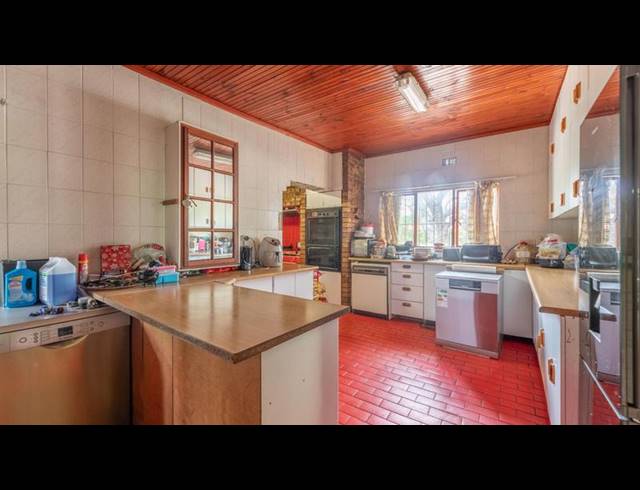 4 BEDROOM HOUSE FOR SALE IN AVONDALE